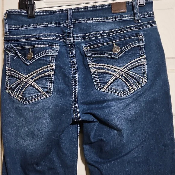 Wallflower Jeans - Picture 4 of 6